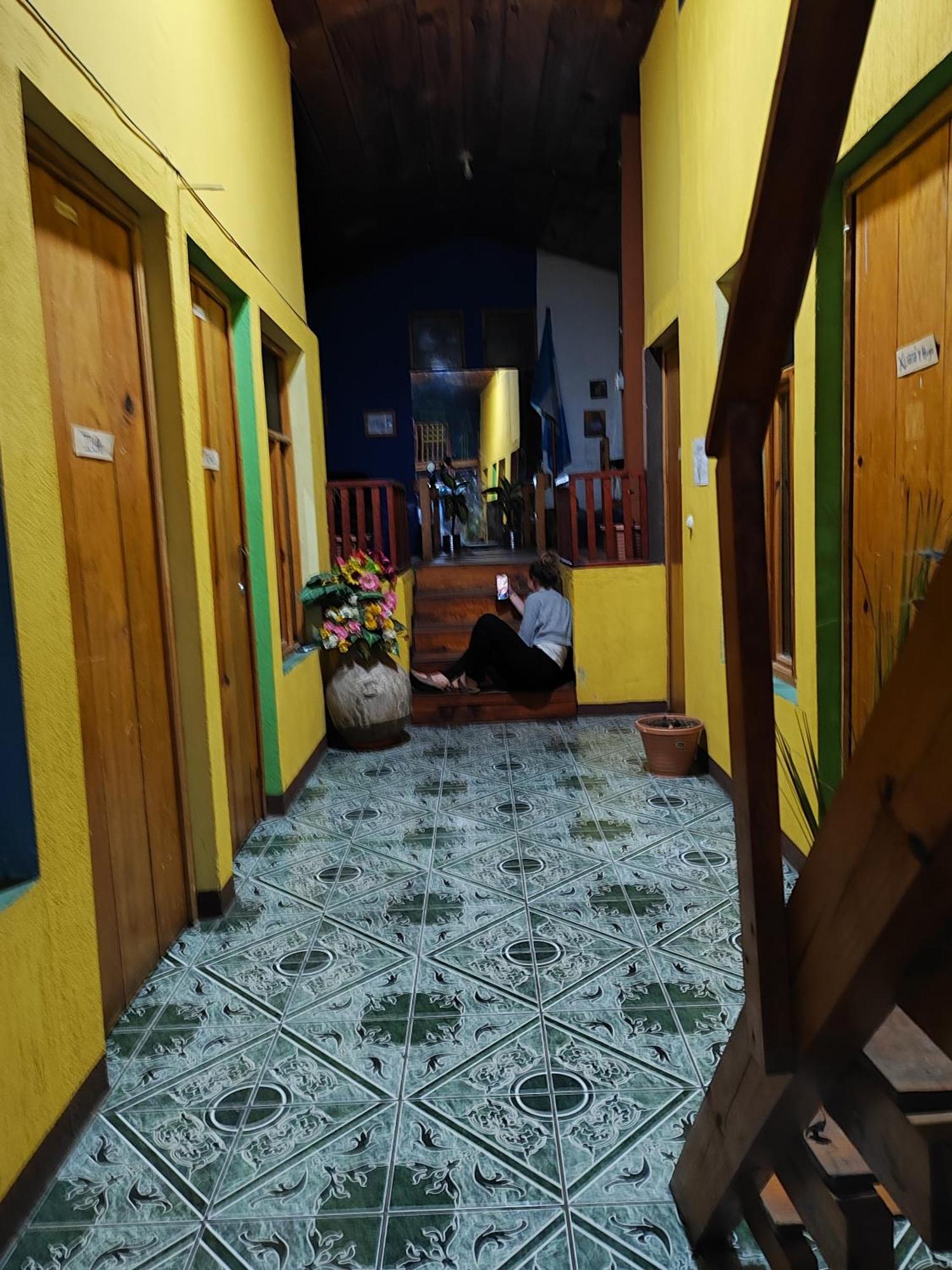Posada Mana San Juan La Laguna Bagian luar foto